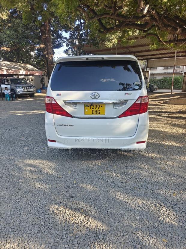 Toyota Alphard 2011 White
