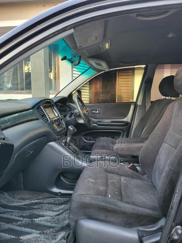 Toyota Kluger 2004 Black