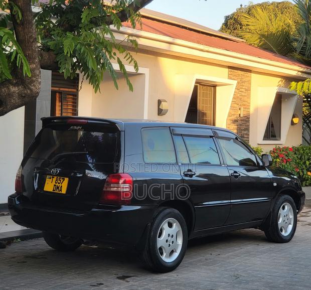 Toyota Kluger 2004 Black