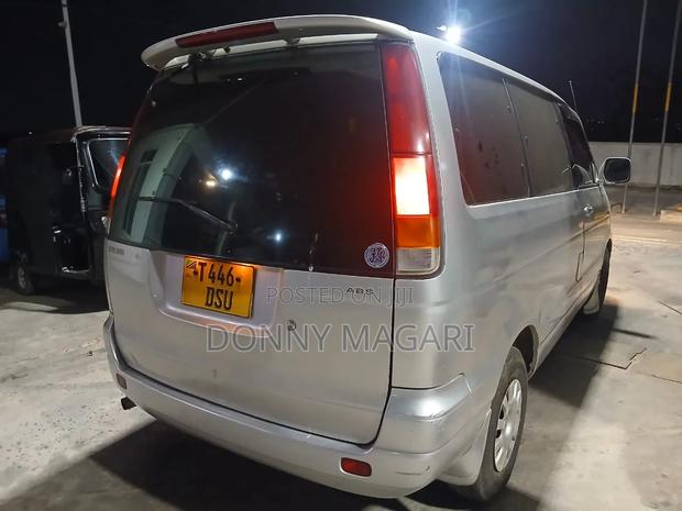 Toyota Noah 2.0 AWD (8 Seater) 2003 Silver