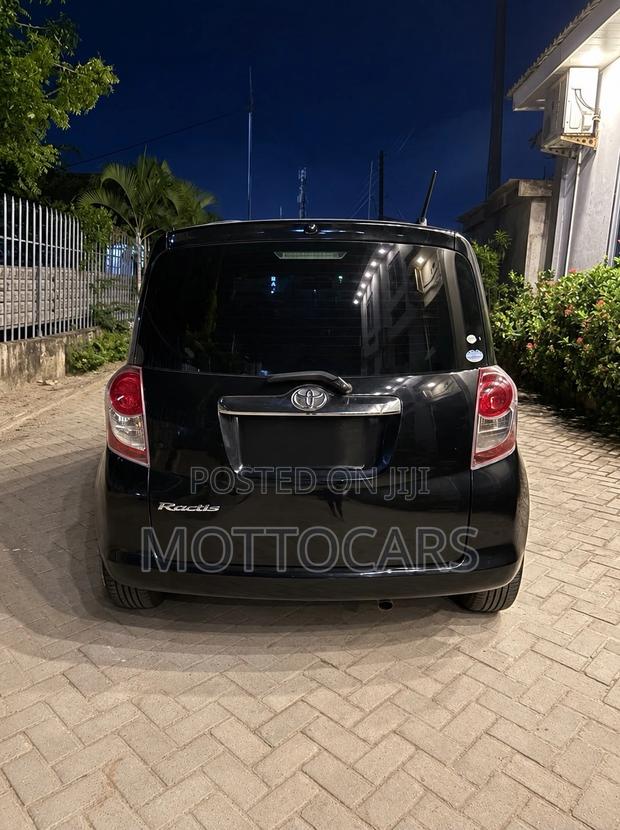 Toyota Ractis 2009 Black