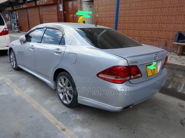 Toyota Crown 2009 Silver