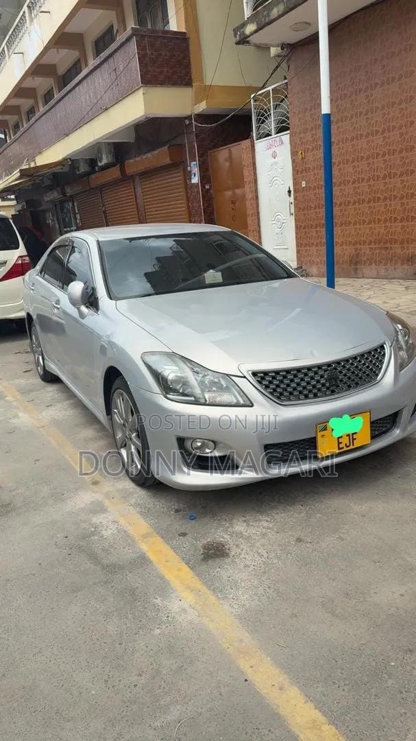 Toyota Crown 2009 Silver