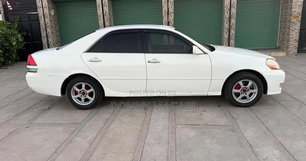 Toyota Mark II 2002 White
