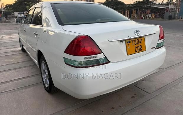 Toyota Mark II 2002 White