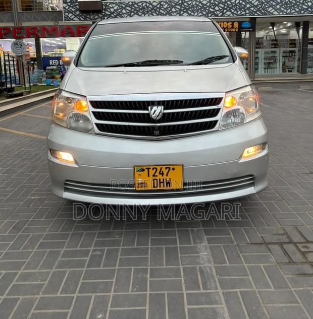 Toyota Alphard 2.4 Petrol AWD 2004 Silver