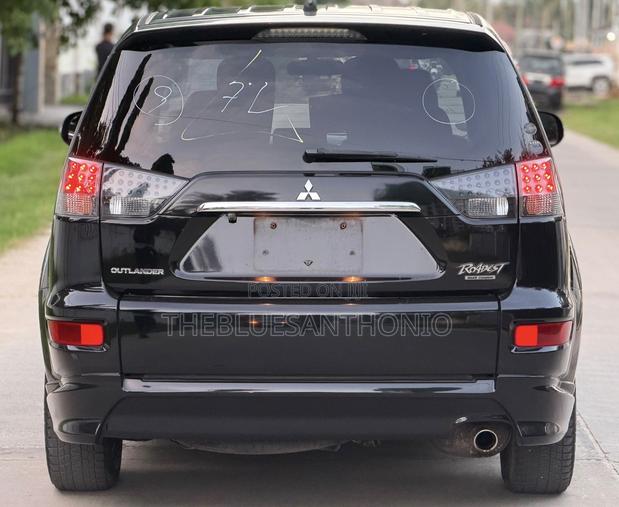 Mitsubishi Outlander 2011 Black