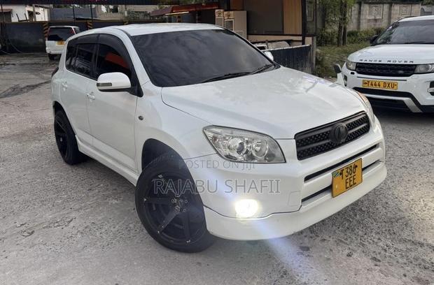 Toyota RAV4 2009 White