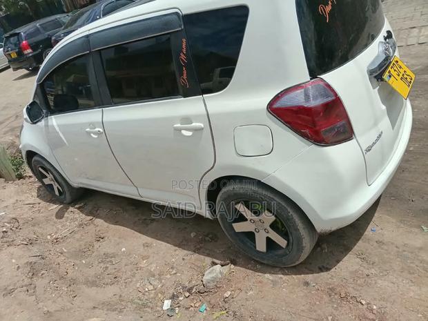 Toyota Ractis 2008 White
