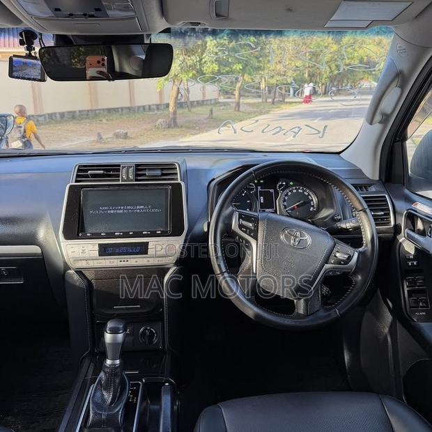 Toyota Land Cruiser Prado 2.8 2020 Black