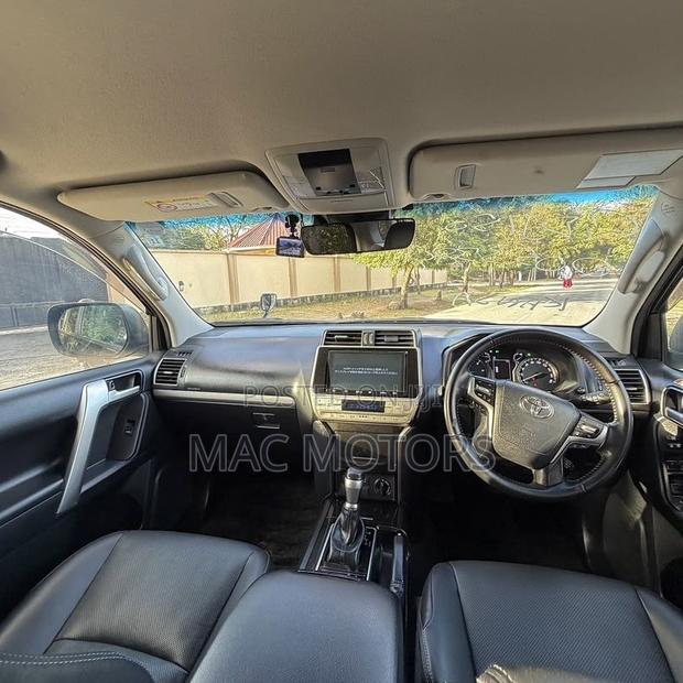Toyota Land Cruiser Prado 2.8 2020 Black