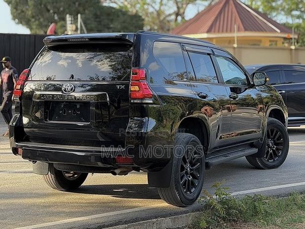 Toyota Land Cruiser Prado 2.8 2020 Black