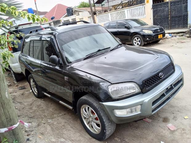 Toyota RAV4 1999 Black