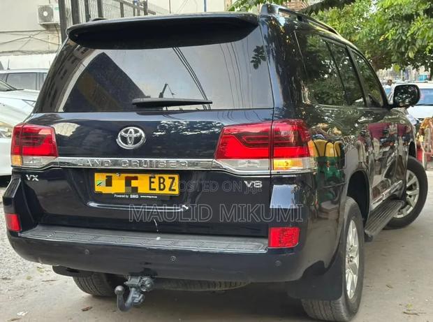 Toyota Land Cruiser 2016 Blue