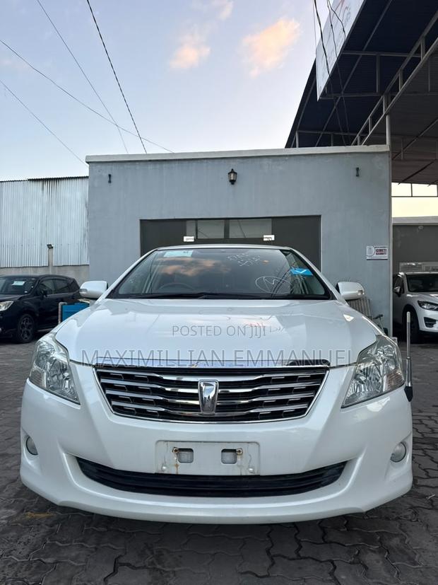 Toyota Premio 2010 White