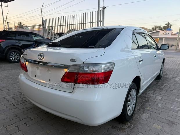 Toyota Premio 2010 White