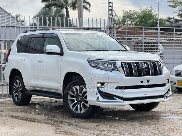 Toyota Land Cruiser Prado 2022 White