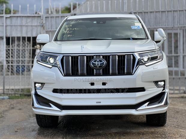 Toyota Land Cruiser Prado 2022 White