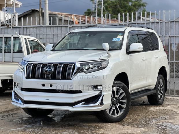 Toyota Land Cruiser Prado 2022 White