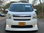 Toyota Noah 2008 White for sale