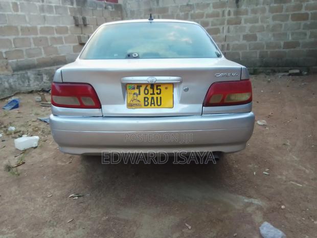 Toyota Carina 2001 Silver