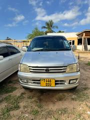 Toyota Noah 2001 Silver for sale