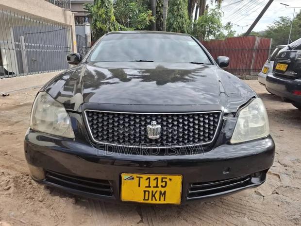 Toyota Crown Royale 2005 Black