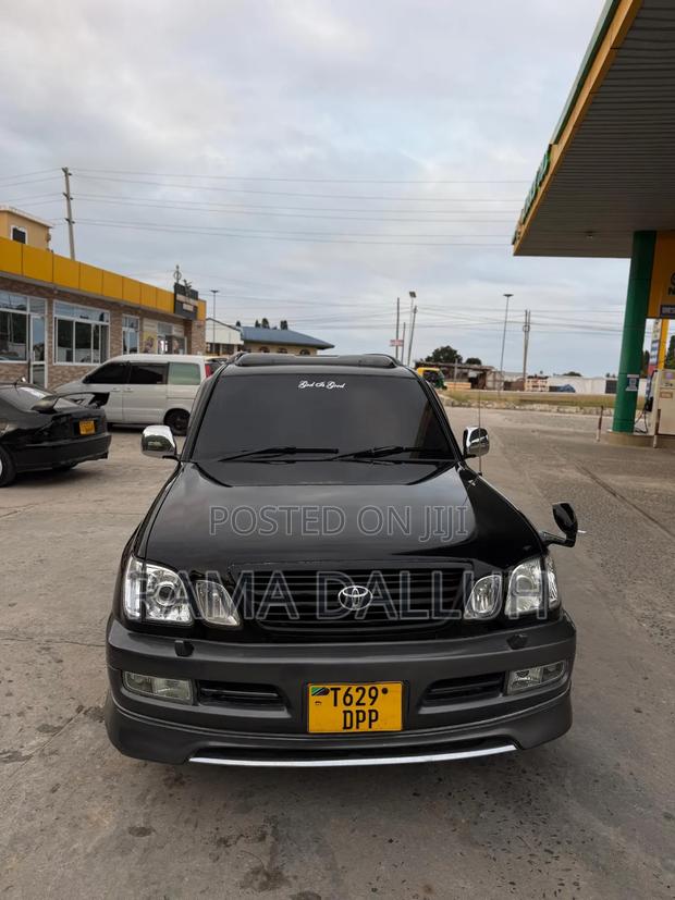 Toyota Land Cruiser Cygnus 4.7 2007 Black