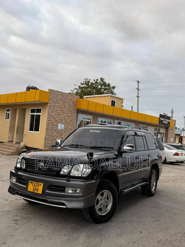 Toyota Land Cruiser Cygnus 4.7 2007 Black