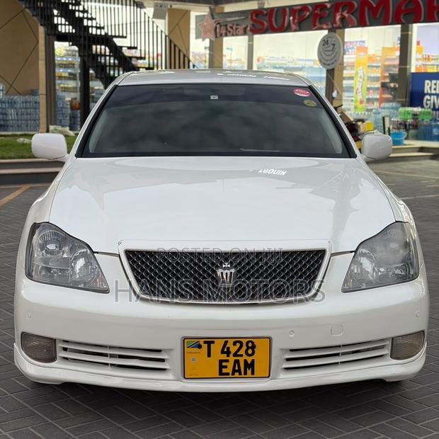 Toyota Crown 2006 White
