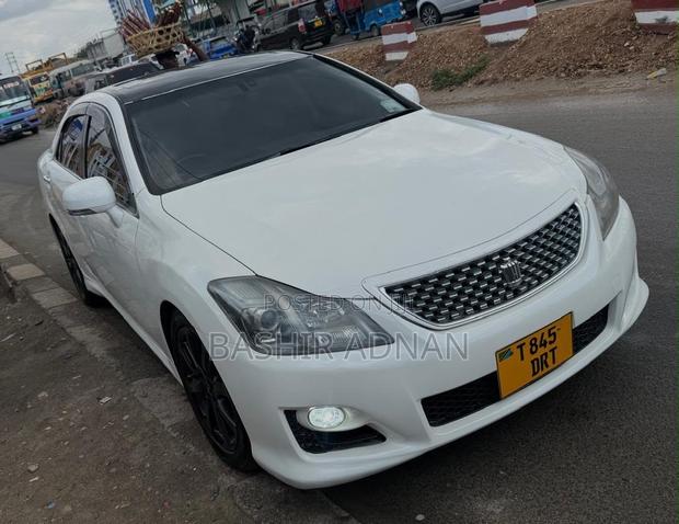 Toyota Crown 2009 Pearl