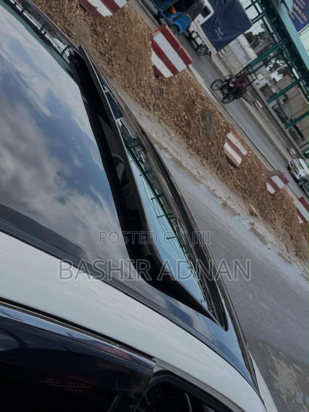 Toyota Crown 2009 Pearl