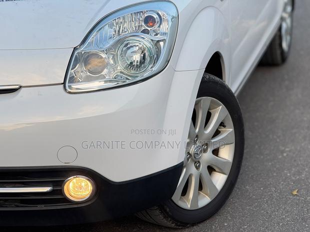 Mazda Verisa 2010 White