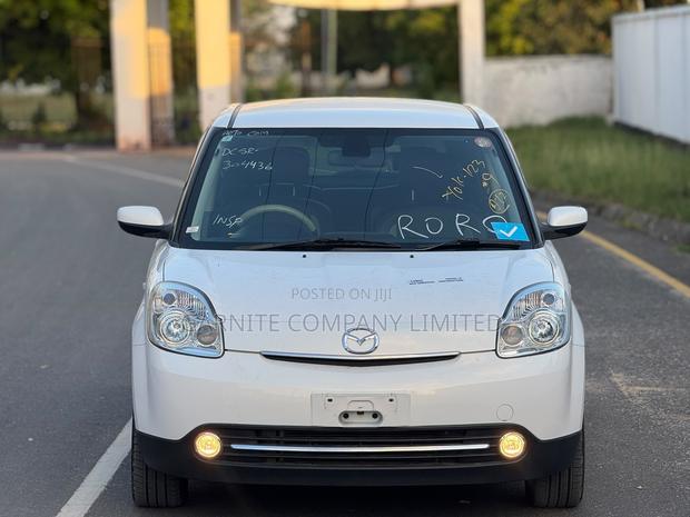 Mazda Verisa 2010 White
