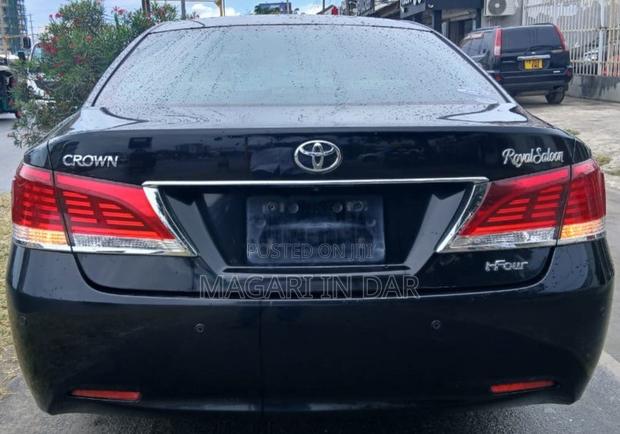 Toyota Crown 2014 Black