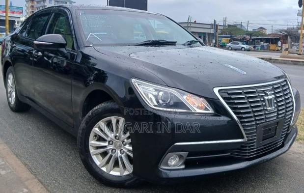 Toyota Crown 2014 Black