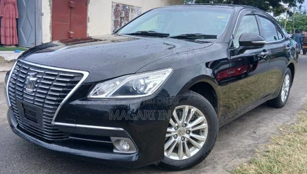 Toyota Crown 2014 Black