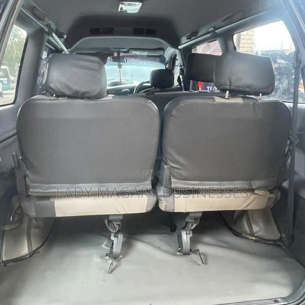 Toyota Noah 2001 Silver