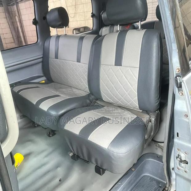 Toyota Noah 2001 Silver