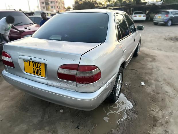 Toyota Corolla 1996 Silver