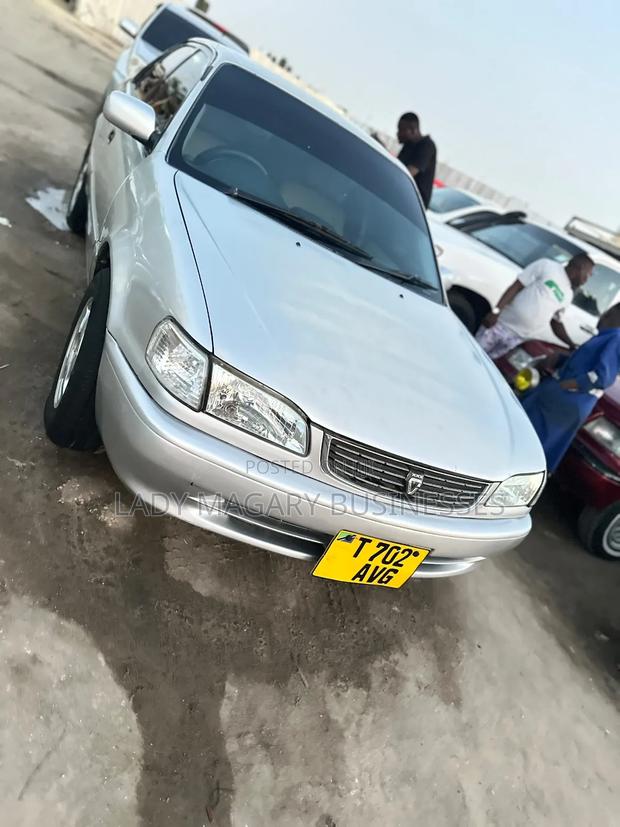 Toyota Corolla 1996 Silver