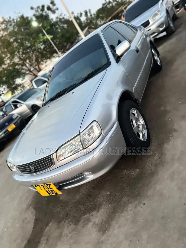 Toyota Corolla 1996 Silver