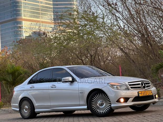 Mercedes-Benz C250 2009 Silver