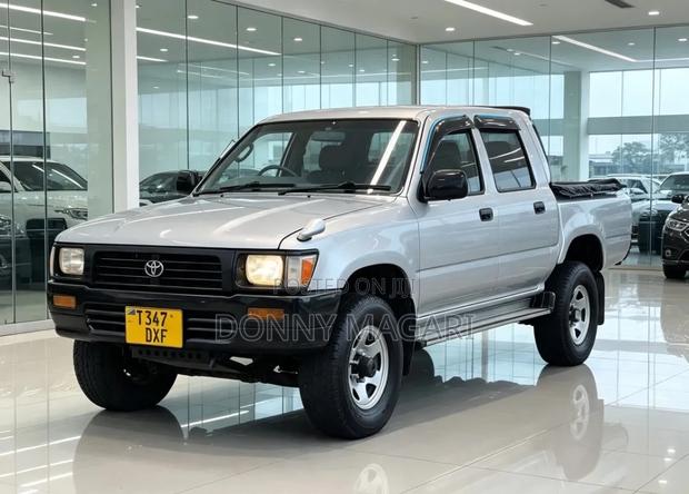 Toyota Hilux 2010 Gray