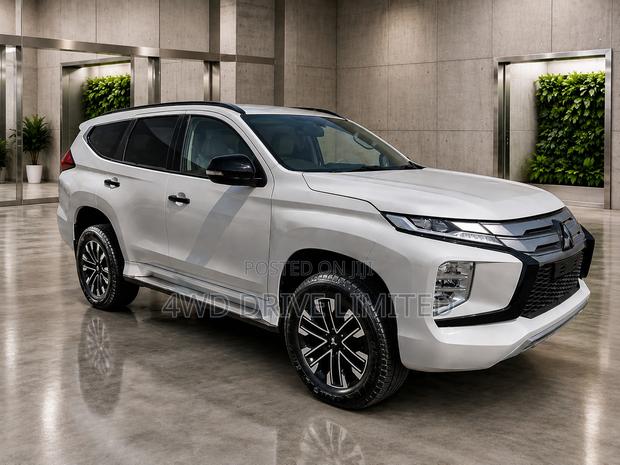 Mitsubishi Pajero Sport GLX 2021 Silver