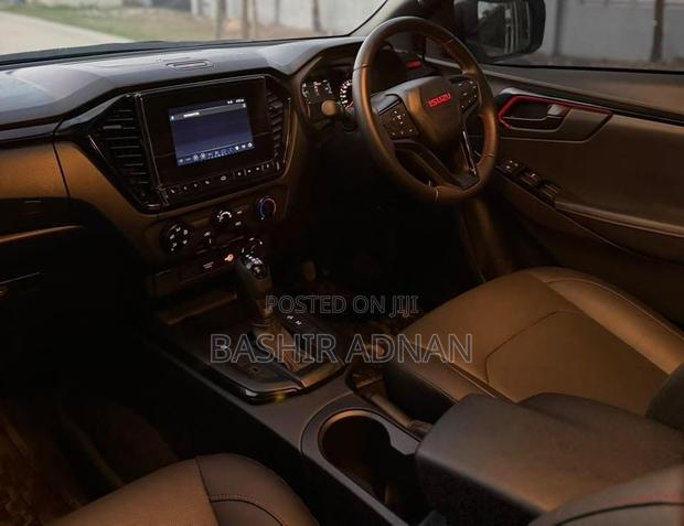 Isuzu D-MAX 2026 White
