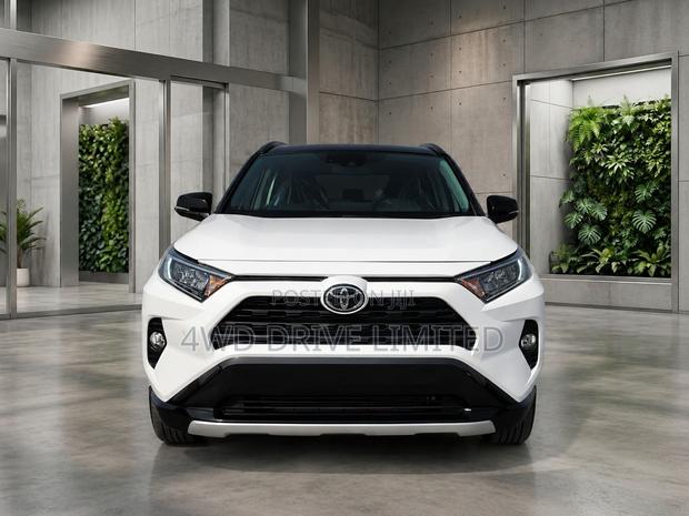 Toyota RAV4 XLE AWD 2020 White