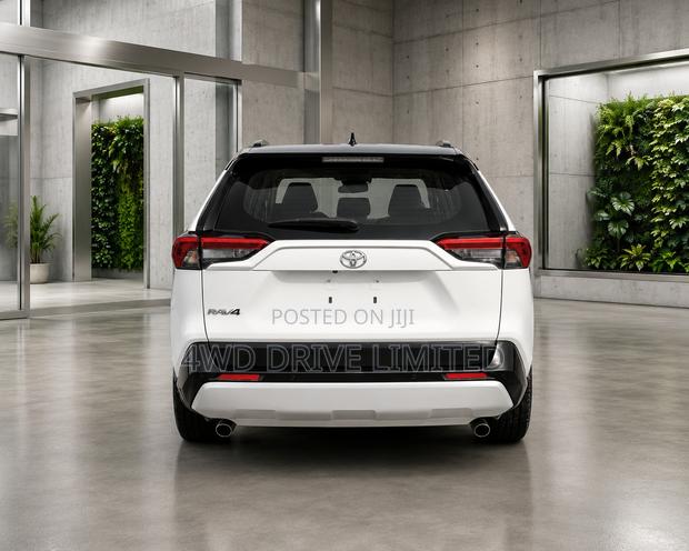 Toyota RAV4 XLE AWD 2020 White