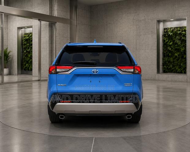 Toyota RAV4 XLE Premium AWD 2024 Blue