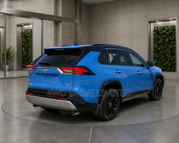 Toyota RAV4 XLE Premium AWD 2024 Blue